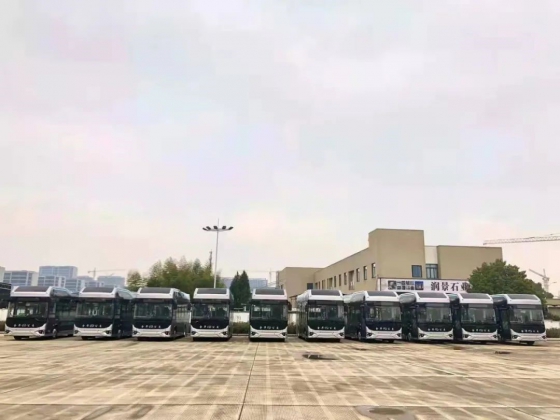10 chiếc xe buýt chạy pin nhiên liệu dài King được giao đến Chiết Giang
