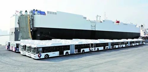 Nhà sản xuất xe buýt Trung Quốc King Long tiếp tục phát triển mạnh mẽ
