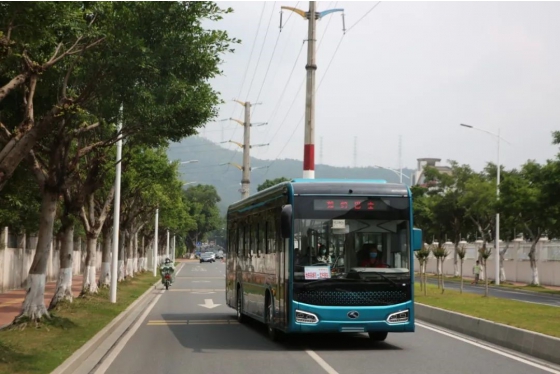 Xe buýt King Long cung cấp dịch vụ giao thông thuận tiện hơn cho người đi làm ở Quảng Châu

