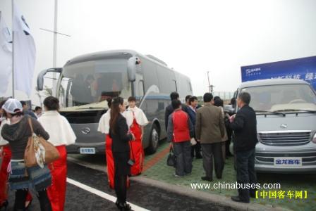 Các buổi trình diễn xe buýt sang trọng Kinglong tại Lễ hội Du lịch